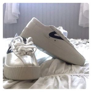Brand new white tretorn sneakers